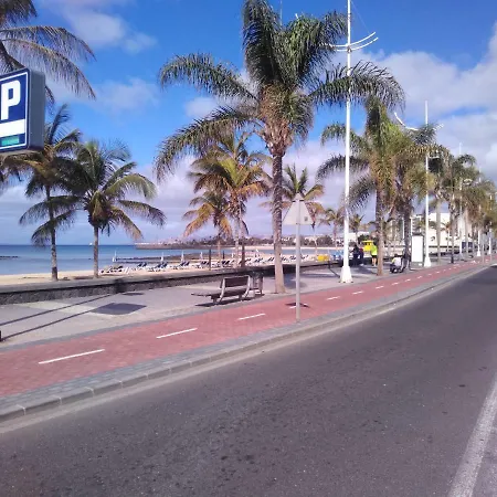 Arrecife Beach (adults Only) 阿雷西费